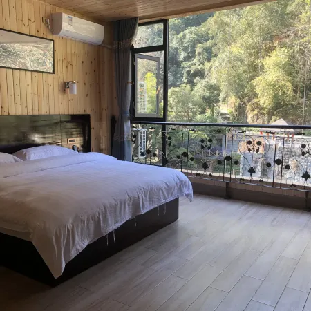 Qianshanyuan Jiaju Hotel