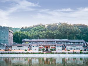 Deng Stone House Pastoral Resort