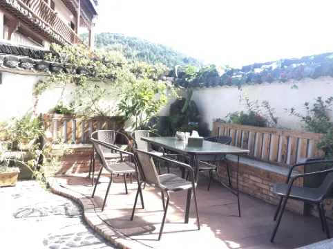 Qinde Inn Yixian Hongcun Sheying Family