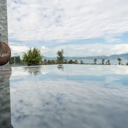 Dali Yusu Lingfeng Seaview Inn