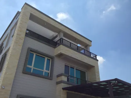 11 House