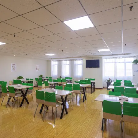 Home Inn Pebble Hotel (Linyi Yihe Road South Long-distance Passenger Transport Station)