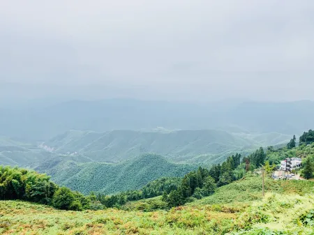Shanzhong Laixin Congqianman Hostel Отели рядом с достопримечательностью «Baiyun Mountain Pavilion»