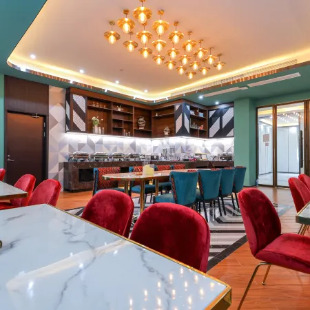 Jupian Movie Hotel (Pingyang Aojiang Xinhenan Road)