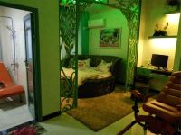 汉寿爱琴海主题酒店 - 一室圆床房
