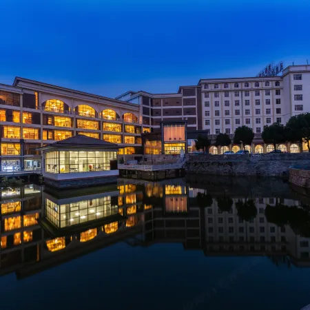 Phoenix Lake Hotel