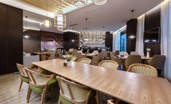 Xiyue Hotel (Guang'an South Railway Station)