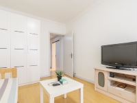 上海等待与你擦肩公寓(南泉路店) - 精致一室大床房