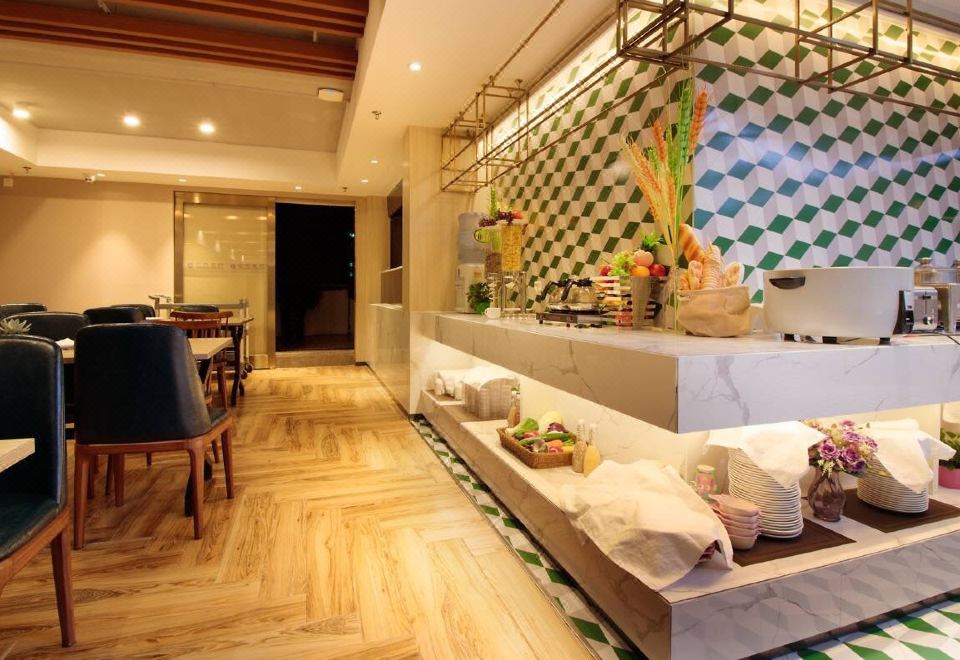 3. 잉빈국제 호텔 ..