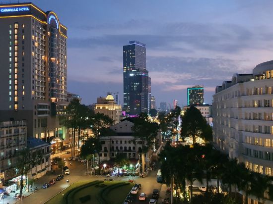 Dyn Opera Hotel