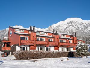 Rocky Mountain Ski Lodge