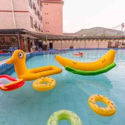 Fresh Hot Spring Hotel Hotels near Jinglvlun Cultural Tourism Town