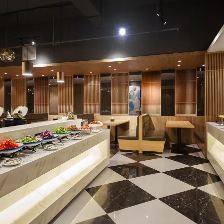 Y Hotel (Xi'an North High-speed Railway Station Fengcheng 12th Road Subway Station)