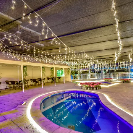 Golden Apple Hot Spring Hotel
