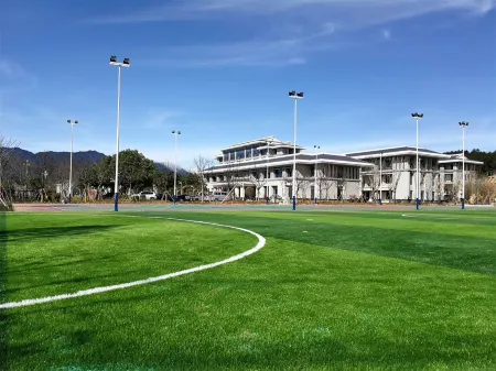 Oxygen Hotel (Continuing Education Base) Отели в г. Вупин