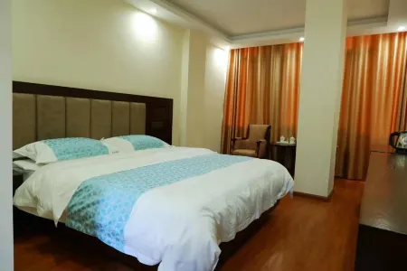 Yunxian Yujin Hotel Отели в г. Юньсянь