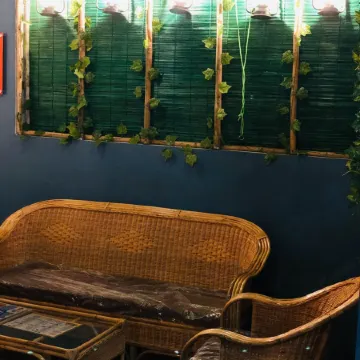 The Porch Inn Hotel/Service Apartments Отели рядом с достопримечательностью «Торговый квартал Ганди-Базар»