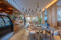 Dali Sugar Sea View Hotel (Erhai Park High-Speed Rail Station Branch)