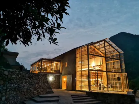 Flowing cloud Отели рядом с достопримечательностью «Baiyunyuan»