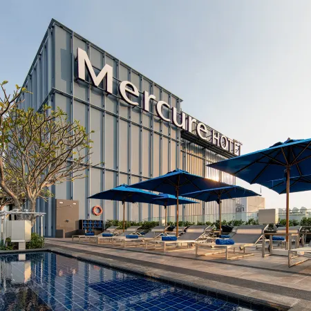 Mercure Bangkok Sukhumvit 24 Отели рядом с достопримечательностью «Торговый центр EmQuartier»