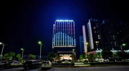 Zhongying International Hotel Отели рядом с достопримечательностью «Yangjiang Vocational and Technical College»