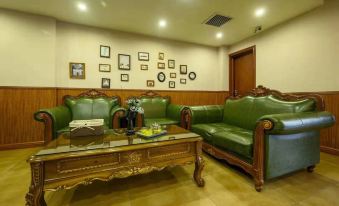 Wanjia Lakefront Hotel - Housity