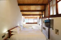 To Be Yourself Guesthouse Hoteles en Lishui