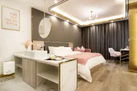GOLIND S Hotel (Lantian Riyue Plaza Duty-Free City) Отели в г. Хайкоу