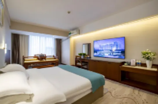 Nantai Crystal Hotel (Dayi High-Speed Railway Station)