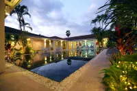 Laotel Vientiane - Pools