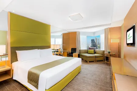 Holiday Inn Bangkok Silom