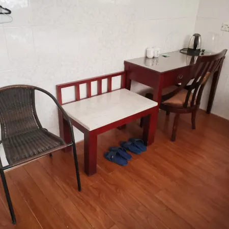 Jiulong Hotel (Guilin High Speed Railway North Station Shop)