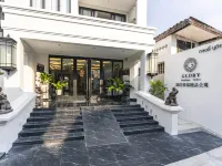 Glory Boutique Suites Hotels near NimMahn Bar