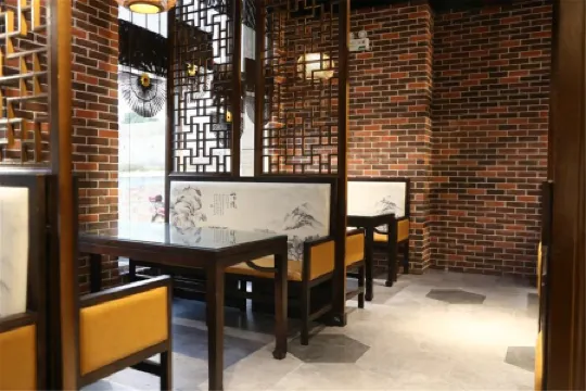 Ascent Hotel Dengfeng