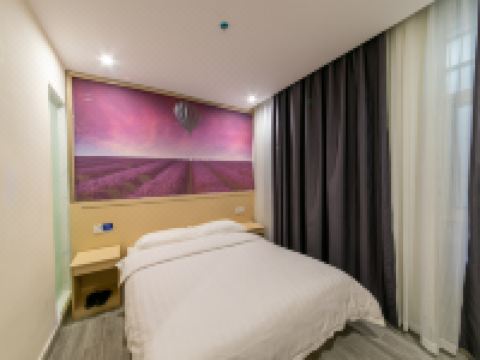 英德云栖主题酒店 - 标准大床房