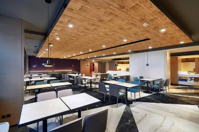 Yin Chuan Xin Hua Mercure Hotel Hotels in Ningxia Museum/Downtown