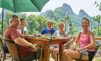 Yangshuo Mountain Retreat