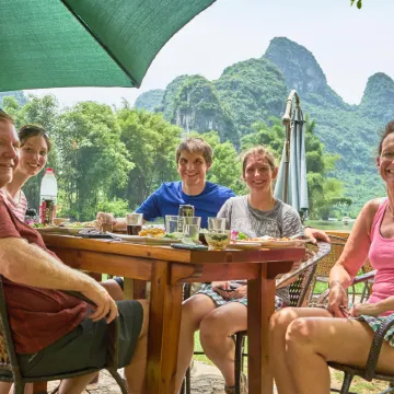 Yangshuo Mountain Retreat-by Yulong River