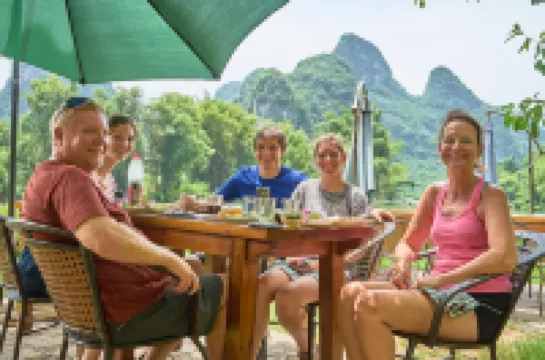 Yangshuo Mountain Retreat-by Yulong River