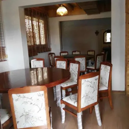 Wolongge Courtyard