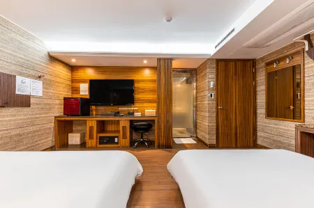 Friendly DH Naissance Hotel by Mindrum Group