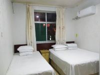 济南龙威公寓 - 标准双床房(公共卫浴)