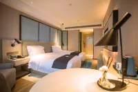 Echarm Hotel (Nanchang Bayi Square Subway Station Wushang MALL)