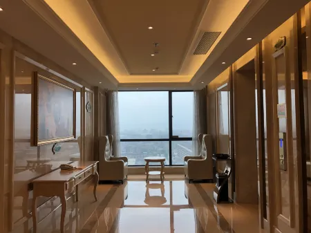 Vienna International Hotel (Dongguan Qingxi Center) Отели рядом с достопримечательностью «Yanhu Park»