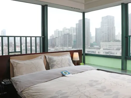 Shanghai Cosmo World Union Service Apartment