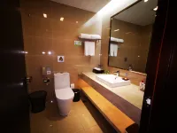 Manpu Tianmu Yangyan Hot Spring Hotel (Zhenbeibao Western Studios See Helan Performing Arts Town)