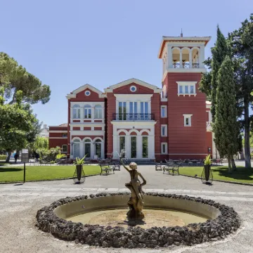 Mercure Villa Romanazzi Carducci Bari Hotels near Bari Port