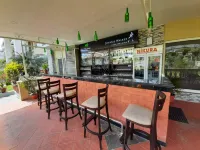 Waterfront Resort by KGH Group - Bar