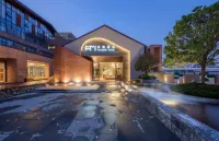 Fillmore Hotel (Kunming Dianchi International Convention and Exhibition Center) Hotel in zona Huguo Qiaotou Local Snacks Street (South to International Trust Building)