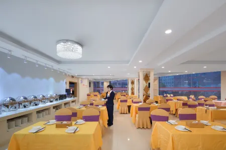 Vienna International Hotel (Putian Mingzhu) Отели рядом с достопримечательностью «Sanqing Palace, Yuanmiao Taoist Temple»